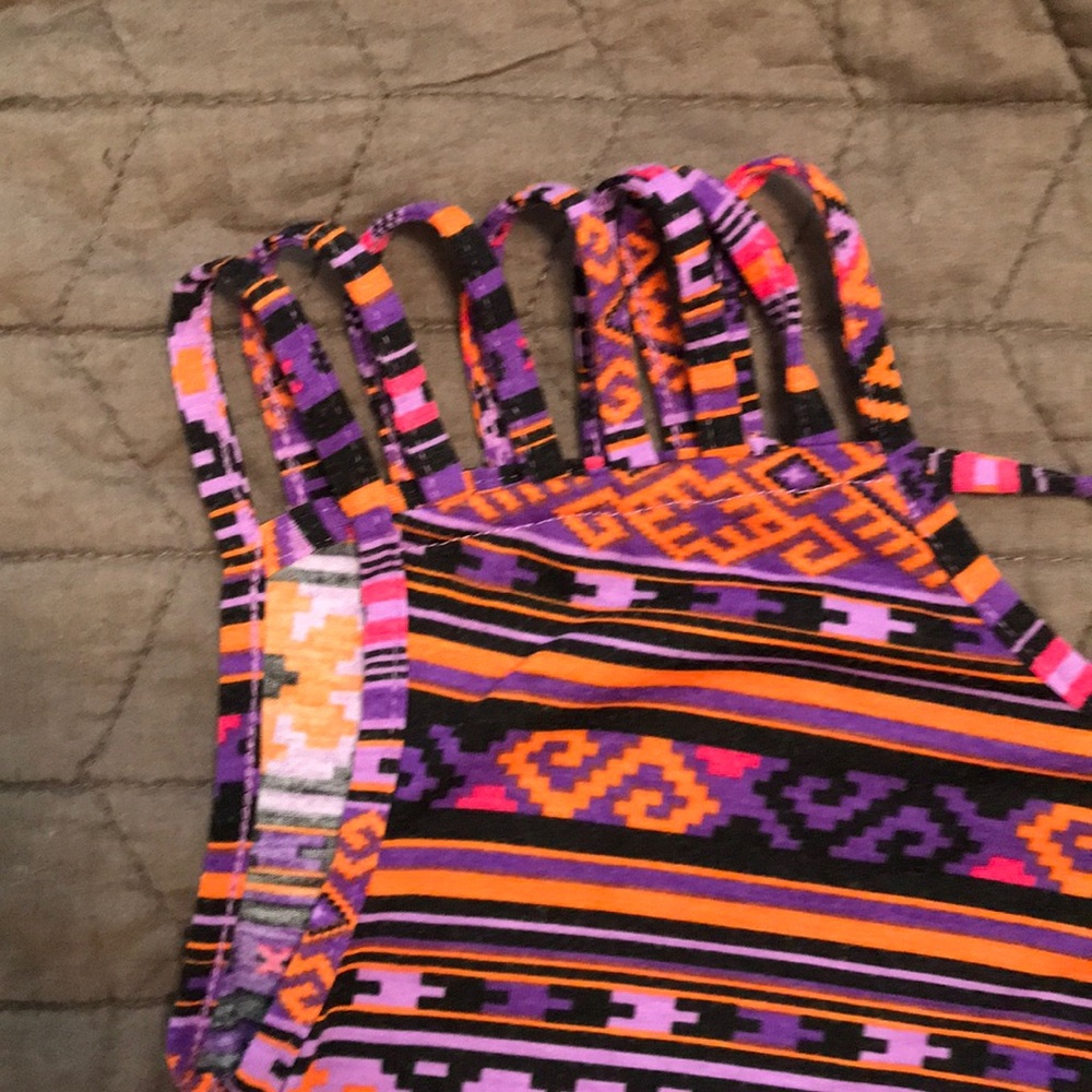 Geometric Print Crop Top - Picture 2 of 3